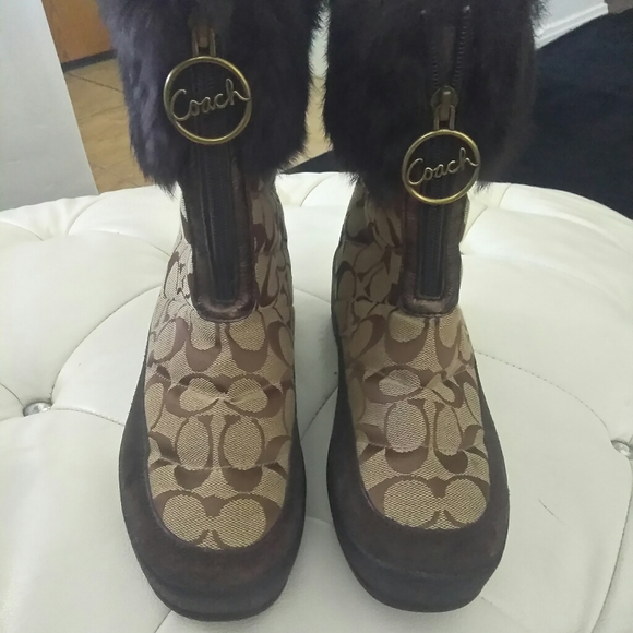 Coach - Picture 2 of 4